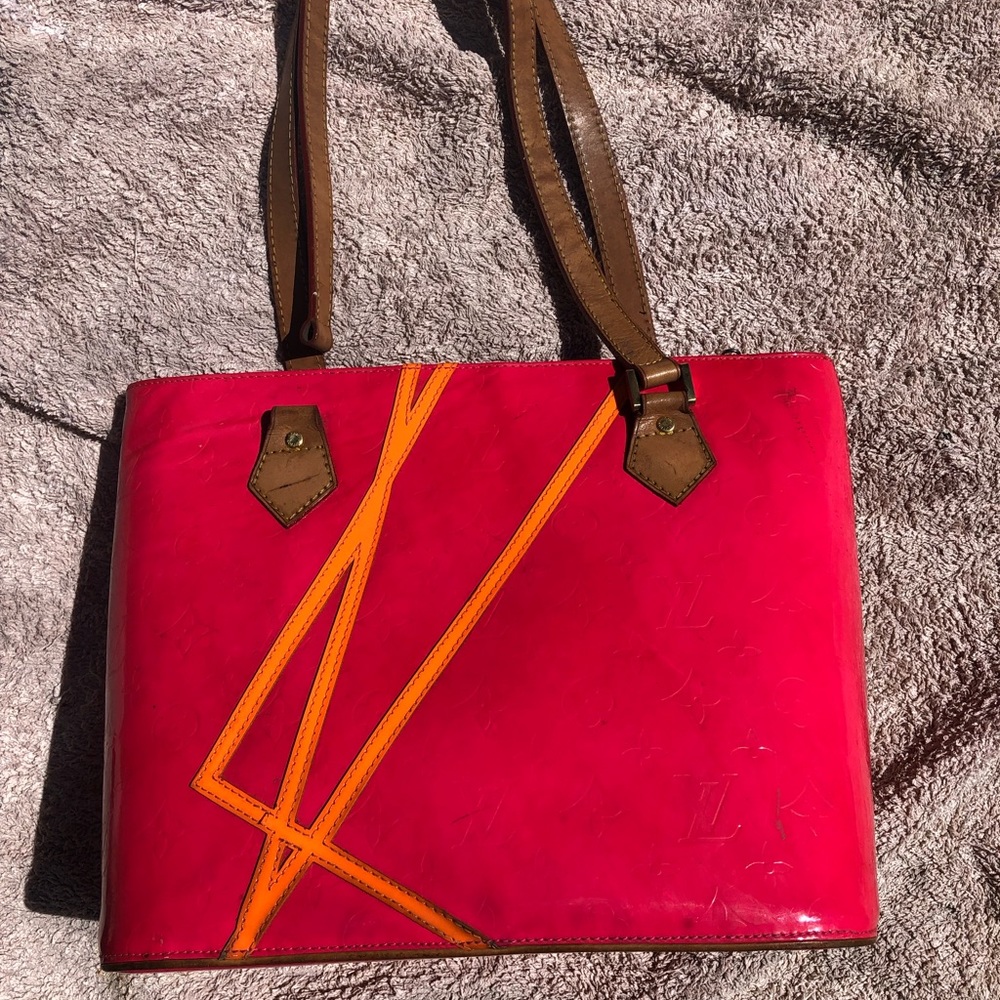- Louis Vuitton vernis Ltd edition